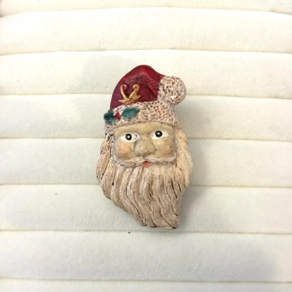 Vintage Santa Brooch Pin Christmas Festive‎ Old Man Traditional Estate Sale